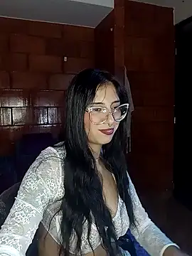 Snapshot of Raven__purple chatting on 02.05.25 Raven  purple online show from 02.05.25