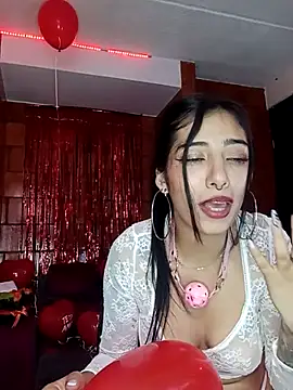 Snapshot of Raven__purple chatting on 02.15.25 Raven  purple online show from 02.15.25