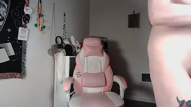 Snapshot of GoddessPinxx chatting on 08.03.26 GoddessPinxx online show from 08.03.26
