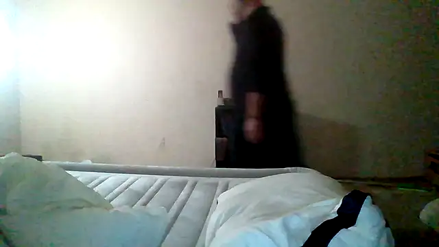 Snapshot of Exhibitionist040577 chatting on 10.25.25 Exhibitionist040577 online show from 10.25.25