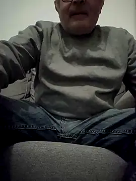 Snapshot of Bretoncool chatting on 03.05.25 Bretoncool online show from 03.05.25