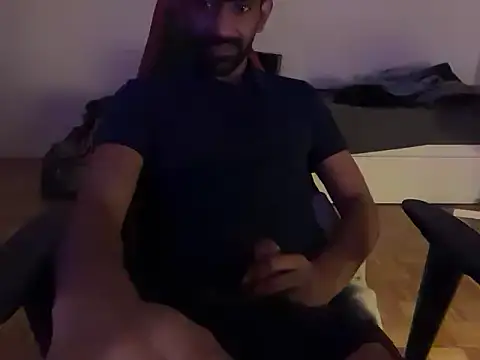 Snapshot of dominanthubby chatting on 07.07.26 dominanthubby online show from 07.07.26