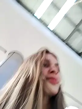 cuteluci  online show from 12.30.24