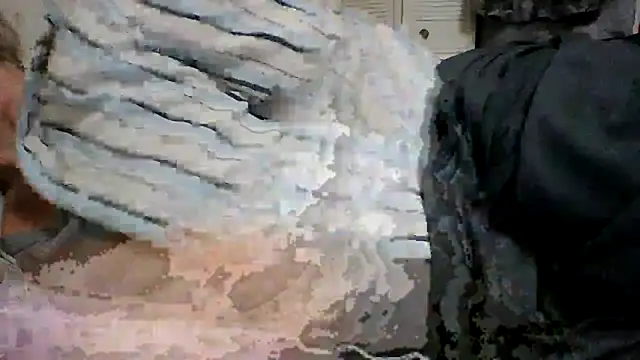 Snapshot of Emilylyn2501 chatting on 12.25.24 Emilylyn2501 online show from 12.25.24