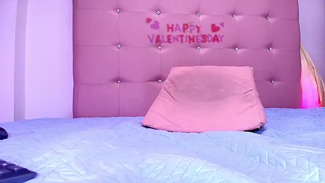 Snapshot of kata_hazel chatting on 02.19.25 kata hazel online show from 02.19.25