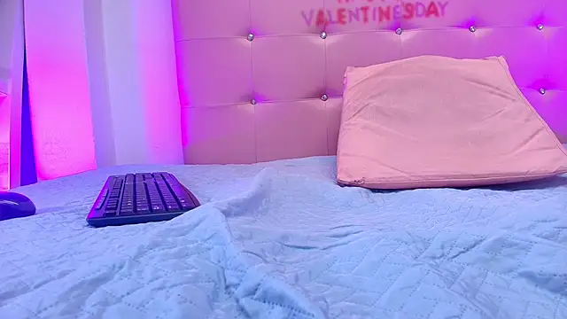 Snapshot of kata_hazel chatting on 02.24.25 kata hazel online show from 02.24.25