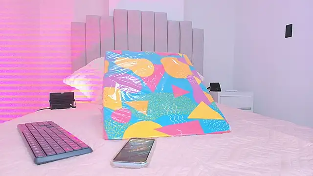 Snapshot of kata_hazel chatting on 10.27.25 kata hazel online show from 10.27.25