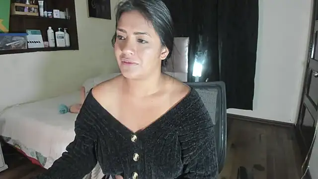 Snapshot of arianithaxox chatting on 01.29.25 arianithaxox online show from 01.29.25