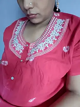 Snapshot of samitasharma chatting on 12.26.24 samitasharma online show from 12.26.24