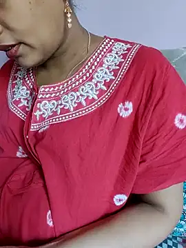 Snapshot of samitasharma chatting on 01.05.25 samitasharma online show from 01.05.25