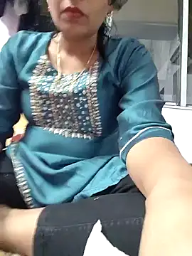 Snapshot of samitasharma chatting on 01.12.25 samitasharma online show from 01.12.25