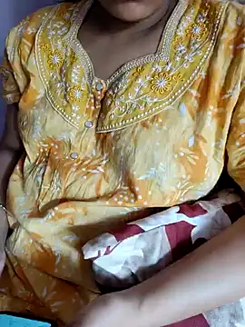 Snapshot of samitasharma chatting on 02.07.25 samitasharma online show from 02.07.25
