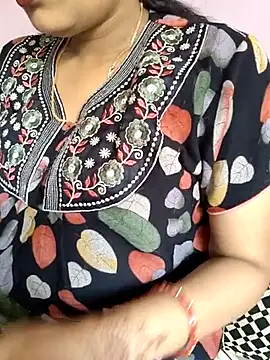 Snapshot of samitasharma chatting on 02.17.25 samitasharma online show from 02.17.25
