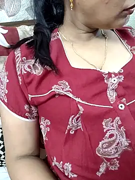 Snapshot of samitasharma chatting on 02.17.25 samitasharma online show from 02.17.25