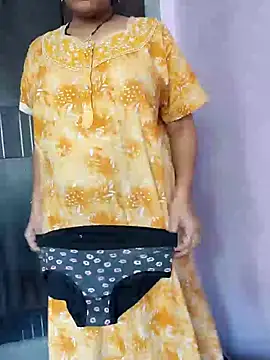 Snapshot of samitasharma chatting on 02.22.25 samitasharma online show from 02.22.25