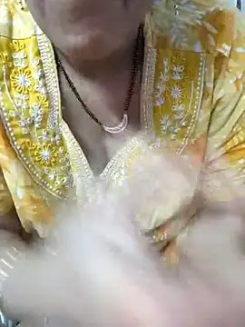 Snapshot of samitasharma chatting on 02.23.25 samitasharma online show from 02.23.25
