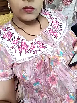 Snapshot of samitasharma chatting on 03.02.25 samitasharma online show from 03.02.25
