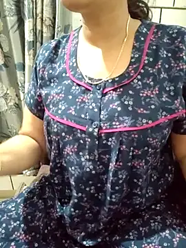 Snapshot of samitasharma chatting on 03.10.25 samitasharma online show from 03.10.25