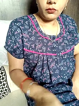 Snapshot of samitasharma chatting on 03.22.25 samitasharma online show from 03.22.25