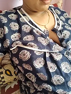 Snapshot of samitasharma chatting on 09.11.25 samitasharma online show from 09.11.25