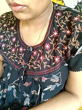 Snapshot of samitasharma chatting on 09.13.25 samitasharma online show from 09.13.25