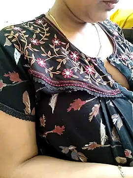 Snapshot of samitasharma chatting on 09.14.25 samitasharma online show from 09.14.25
