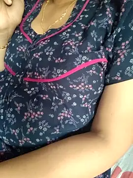 Snapshot of samitasharma chatting on 09.15.25 samitasharma online show from 09.15.25
