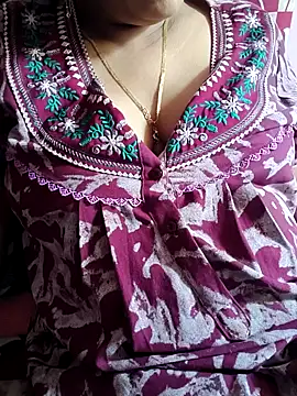 Snapshot of samitasharma chatting on 06.19.26 samitasharma online show from 06.19.26