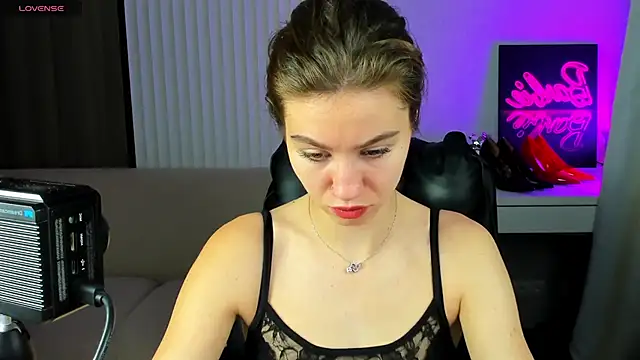 Selena grey  online show from 09.13.25