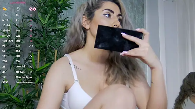 Snapshot of CelineMeyerr chatting on 03.07.25 CelineMeyerr online show from 03.07.25