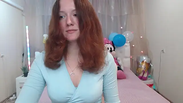 Snapshot of BarbaraStily chatting on 09.19.25 BarbaraStily online show from 09.19.25