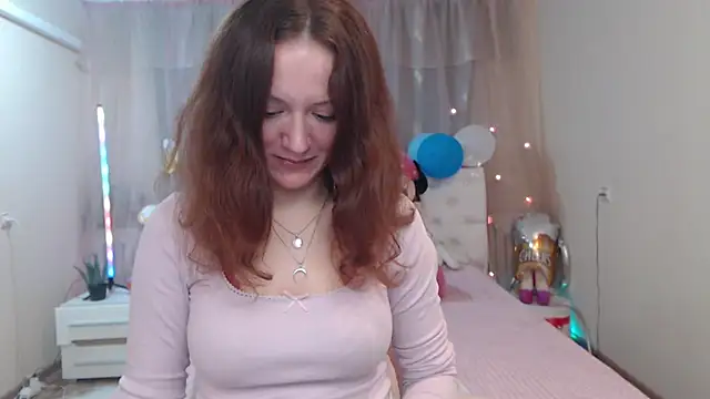 Snapshot of BarbaraStily chatting on 10.09.25 BarbaraStily online show from 10.09.25