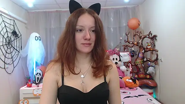 Snapshot of BarbaraStily chatting on 10.23.25 BarbaraStily online show from 10.23.25