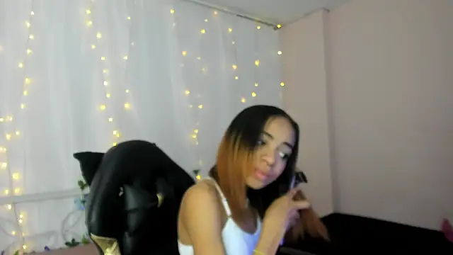 Abigail Wilson  online show from 02.04.25