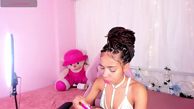 Abigail Wilson  online show from 03.08.25