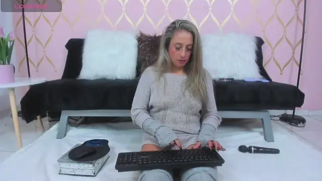 ladylians online show from 02.20.25