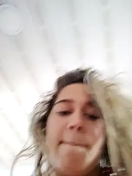 LaurenWelly  online show from 02.16.25