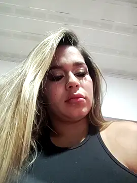 LaurenWelly  online show from 10.02.25