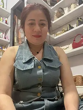 Snapshot of Cesywet chatting on 01.30.25 Cesywet online show from 01.30.25