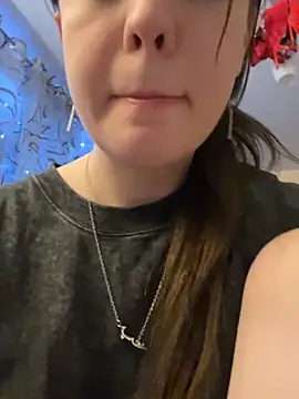 Snapshot of Lynn_Eleanor chatting on 04.07.26 Lynn Eleanor online show from 04.07.26