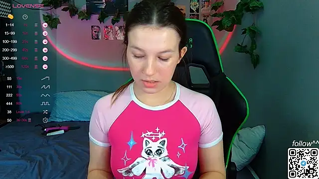 Cutie Vicky online show from 12.21.24