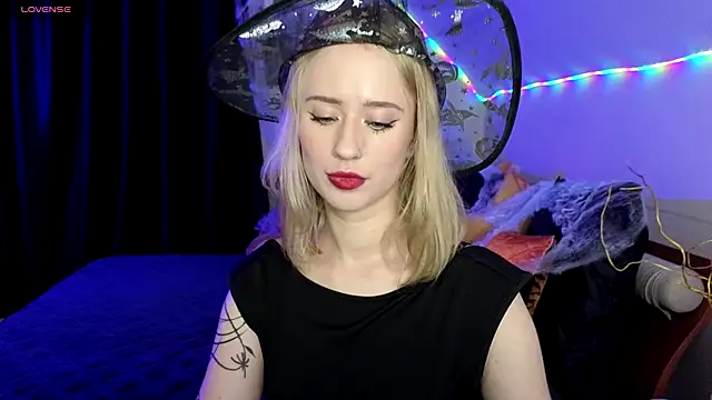 SashaBrooks online show from 10.29.25