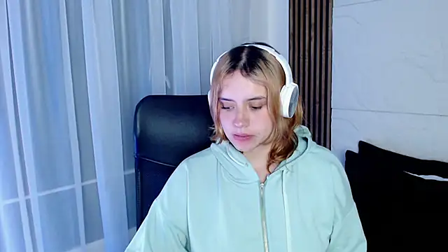 Paris bby online show from 01.05.25