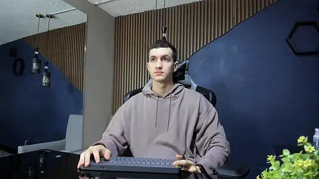 JacksonOlsenn online show from 02.12.25