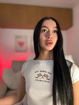 maddy bronw  online show from 10.15.25