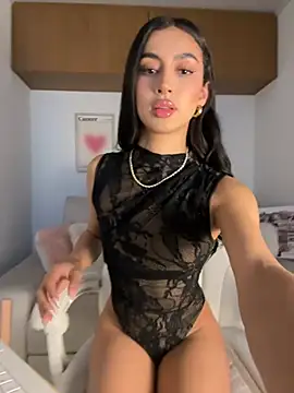 maddy bronw  online show from 05.15.26