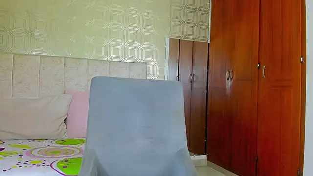 evelyn wine online show from 12.27.24