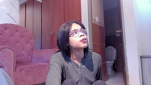 evelyn wine online show from 11.20.25