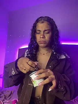 NINA 18 YEARS online show from 02.03.25