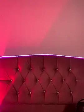 NINA 18 YEARS online show from 10.06.25